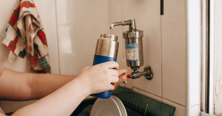 LifeStraw vs Sawyer Squeeze: Which Water Filter Wins in 2026?